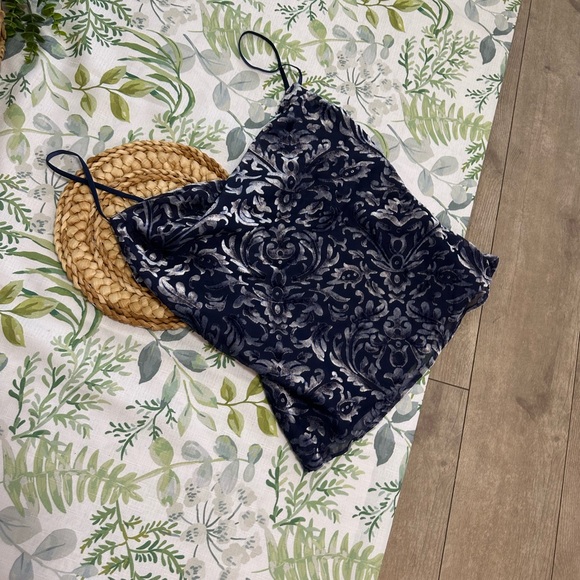 New Majorelle Women’s Velvet Cami Tank Top 90s Style Size Small - Picture 13 of 16